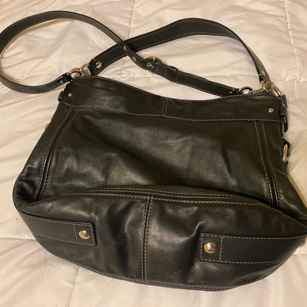 Black coach purse - Picture 2 of 6
